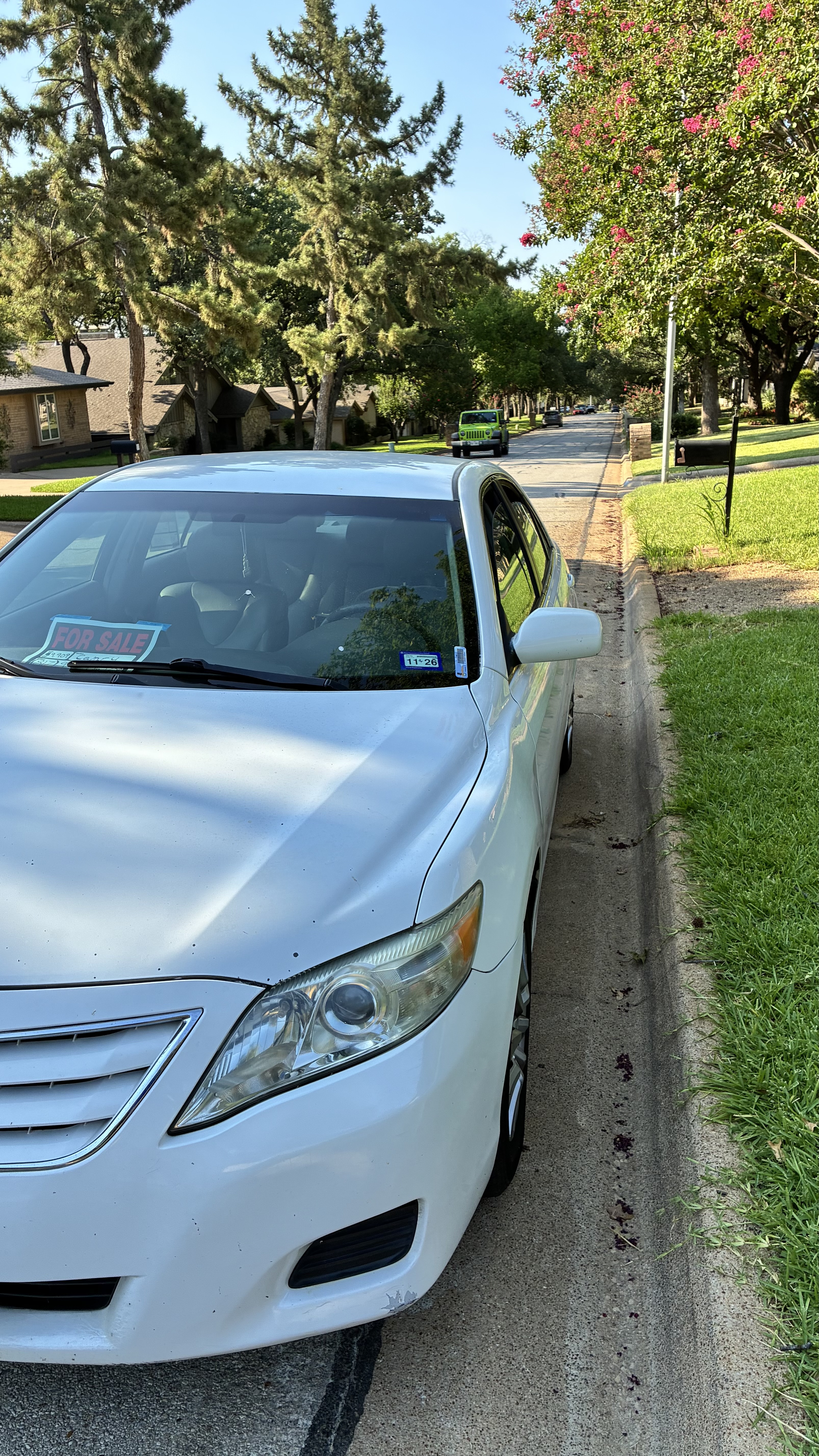 Used 2011 Toyota Camry LE FWD image 4