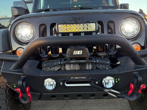 Used 2017 Jeep Wrangler Unlimited Sport image 4