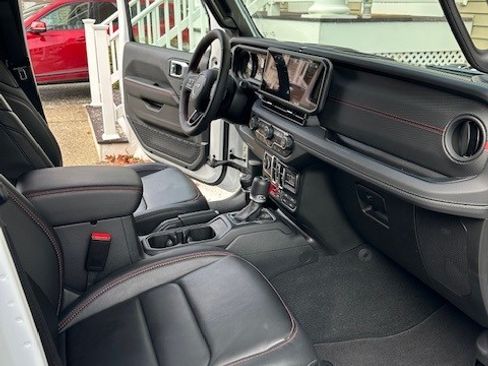 Used 2024 Jeep Wrangler Unlimited Rubicon w/ XTREMEE 35" Tire Package image 28