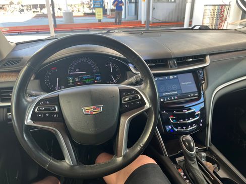 Used 2019 Cadillac XTS Luxury image 12