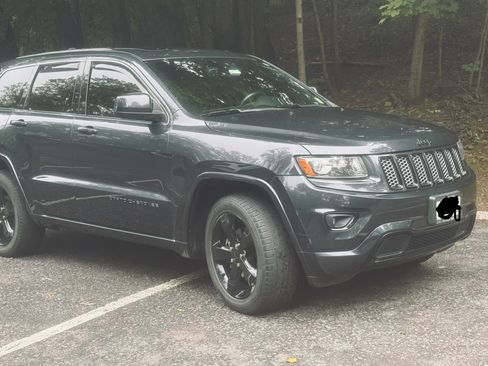 Used 2015 Jeep Grand Cherokee Altitude AWD/4WD image 12