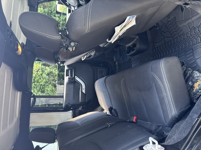 Used 2016 Jeep Wrangler Unlimited Sahara w/ Dual Top Group AWD/4WD image 9