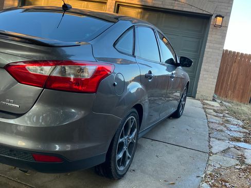 Used 2014 Ford Focus SE w/ Equipment Group 201A image 6