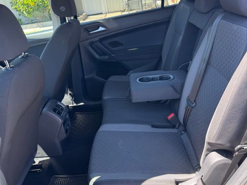 Used 2018 Volkswagen Tiguan S image 8