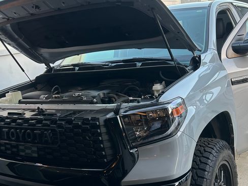 Used 2020 Toyota Tundra SR5 w/ SR5 Upgrade Package RWD image 10