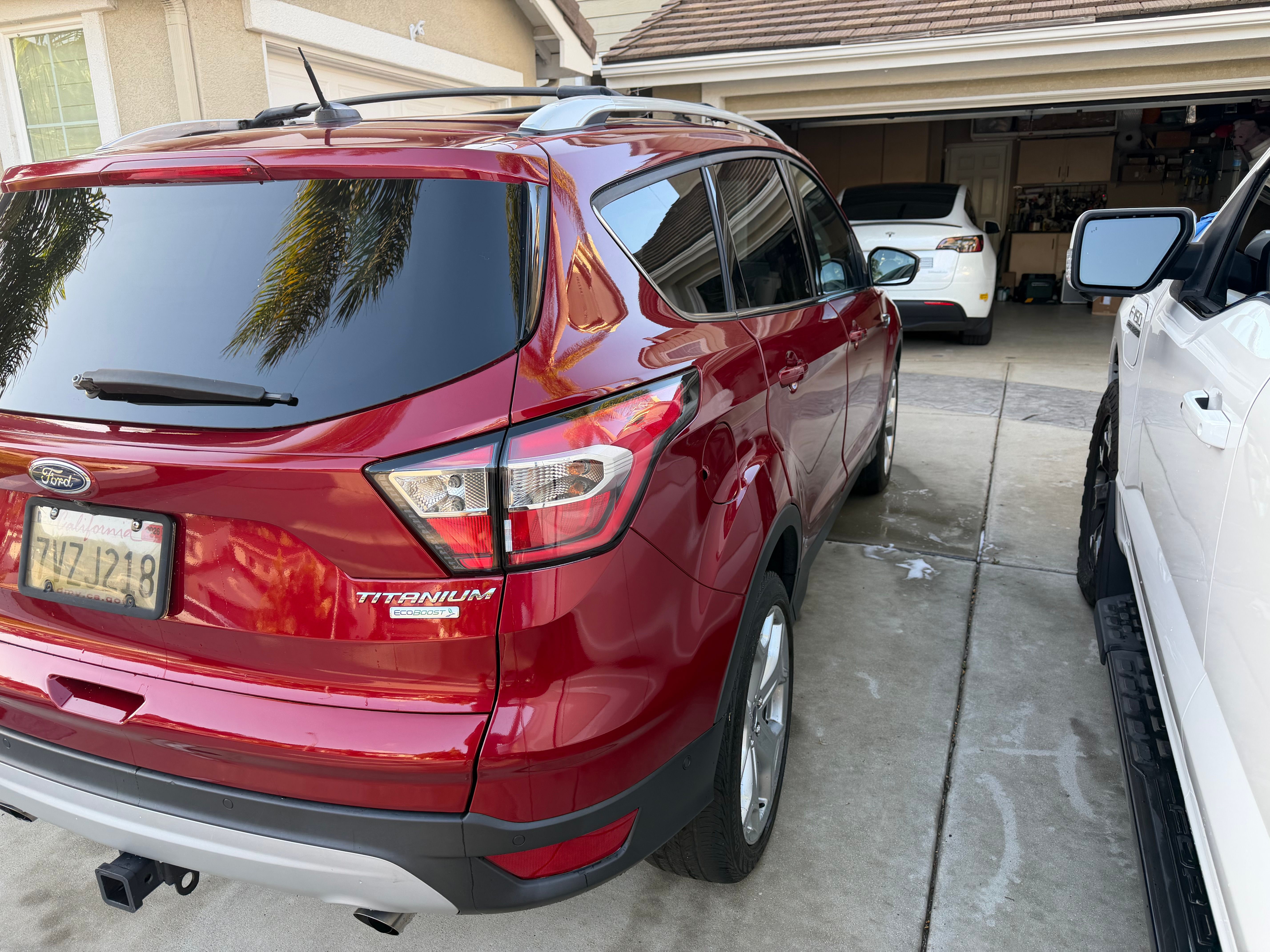Used 2017 Ford Escape Titanium w/ Equipment Group 301A FWD image 2