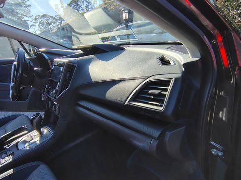 Used 2019 Subaru Crosstrek 2.0i Premium w/ Moonroof Package image 17