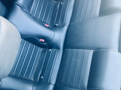 Used 2005 Ford Mustang GT Premium image 11