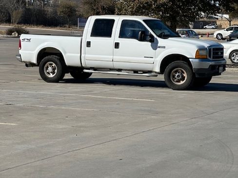 Used 2001 Ford F350 4x4 Crew Cab Super Duty image 1