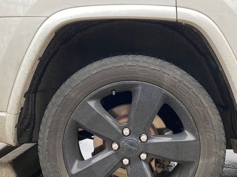 Used 2015 Jeep Grand Cherokee Altitude image 6