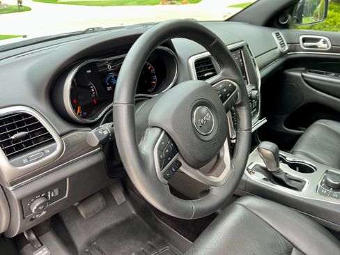 Used 2018 Jeep Grand Cherokee Limited w/ Luxury Group II image 11