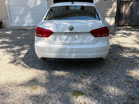 Used 2013 Volkswagen Passat 2.5 SE FWD image 4