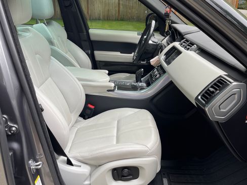 Used 2016 Land Rover Range Rover Sport SE image 23