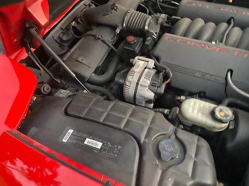 Used 2000 Chevrolet Corvette Convertible 2D w/ Memory Pkg image 16