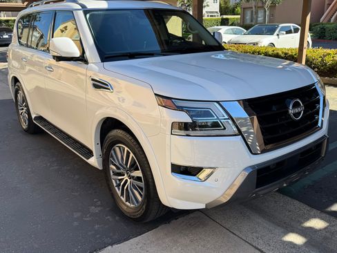 Used 2023 Nissan Armada SL image 5
