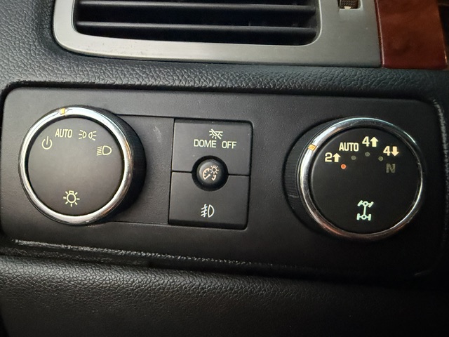 Used 2011 Chevrolet Tahoe LT w/ Luxury Package AWD/4WD image 8