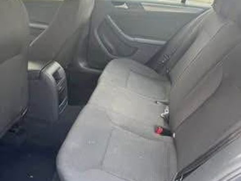 Used 2015 Volkswagen Jetta SE image 12