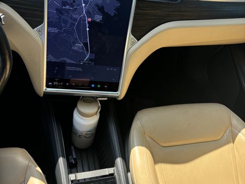 Used 2015 Tesla Model S 90D image 14