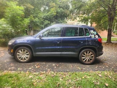 Used 2011 Volkswagen Tiguan SEL