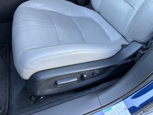 Used 2018 Honda Accord Touring image 17