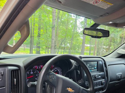 Used 2018 Chevrolet Silverado 2500 W/T w/ WT Convenience Package RWD image 10