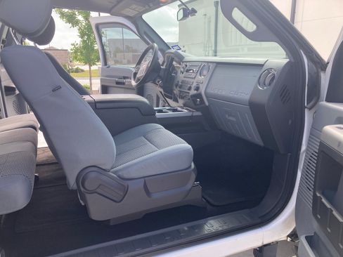 Used 2016 Ford F250 XLT w/ XLT Premium Package AWD/4WD image 18