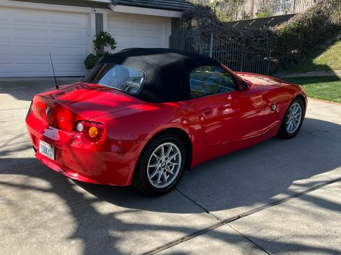 Used 2004 BMW Z4 2.5i image 5