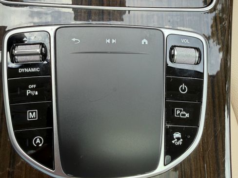 Used 2022 Mercedes-Benz GLC 300 image 8