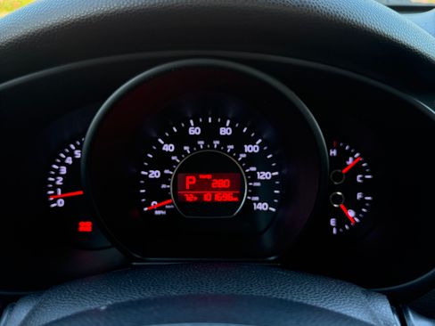 Used 2015 Kia Soul + FWD image 7