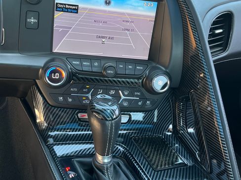 Used 2015 Chevrolet Corvette Z06 w/ 3LZ Preferred Equipment Group RWD image 10