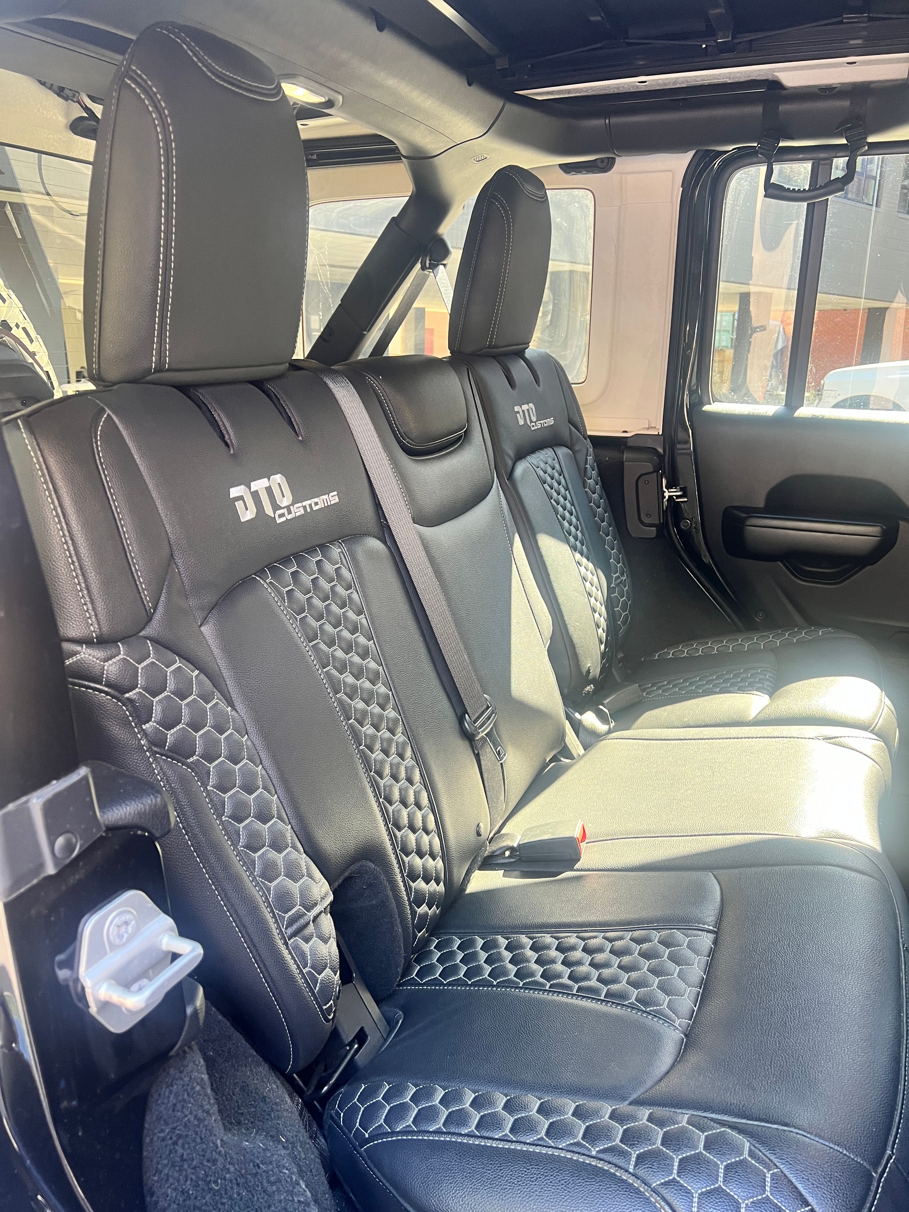 Used 2021 Jeep Wrangler Unlimited Sport w/ Sun And Sound Package AWD/4WD image 4