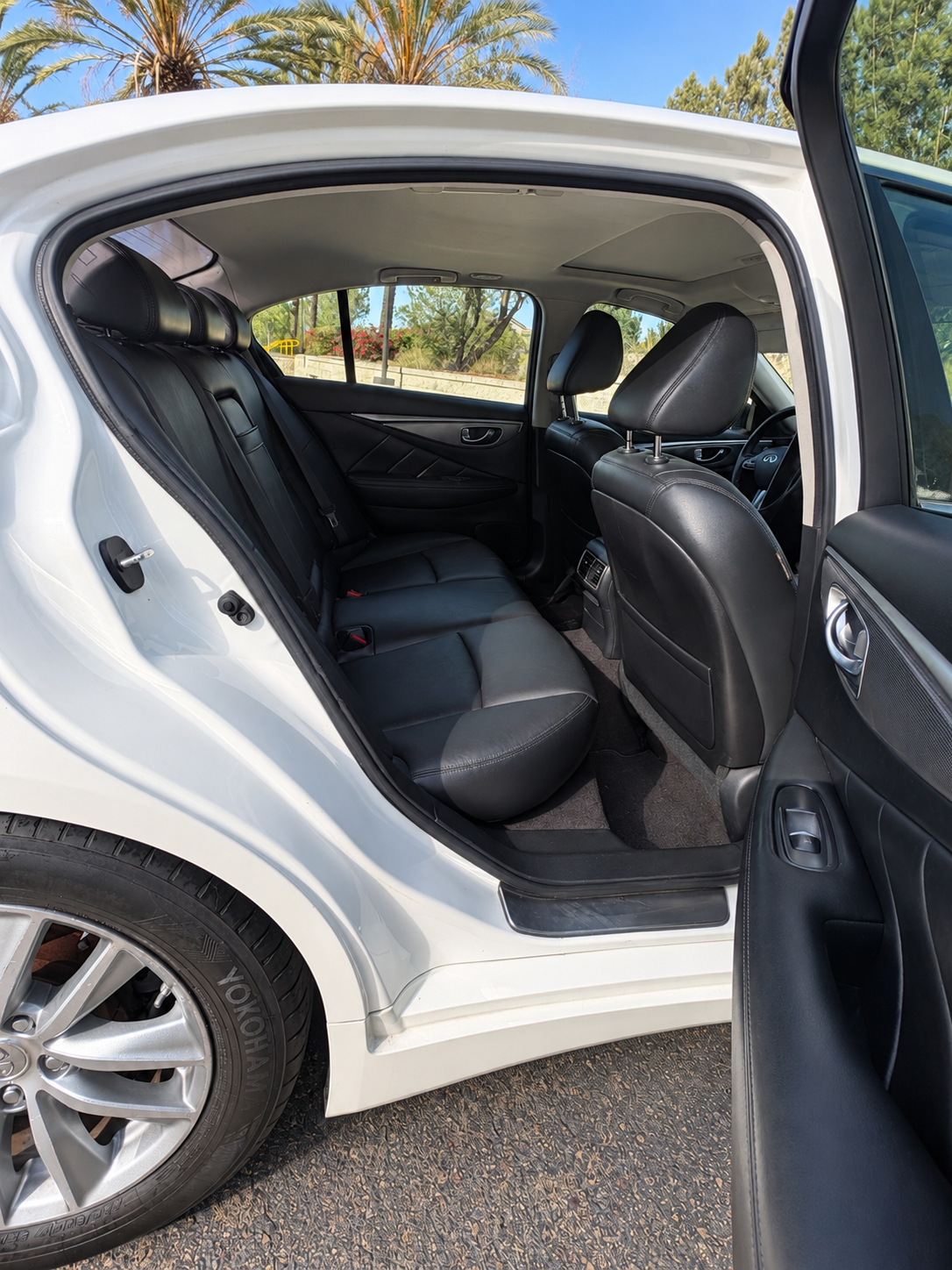 Used 2015 INFINITI Q50 w/ Moonroof Package RWD image 14