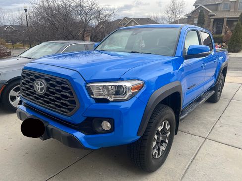 Used 2021 Toyota Tacoma TRD Off-Road image 2