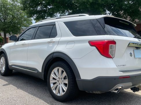 Used 2020 Ford Explorer Limited RWD image 4