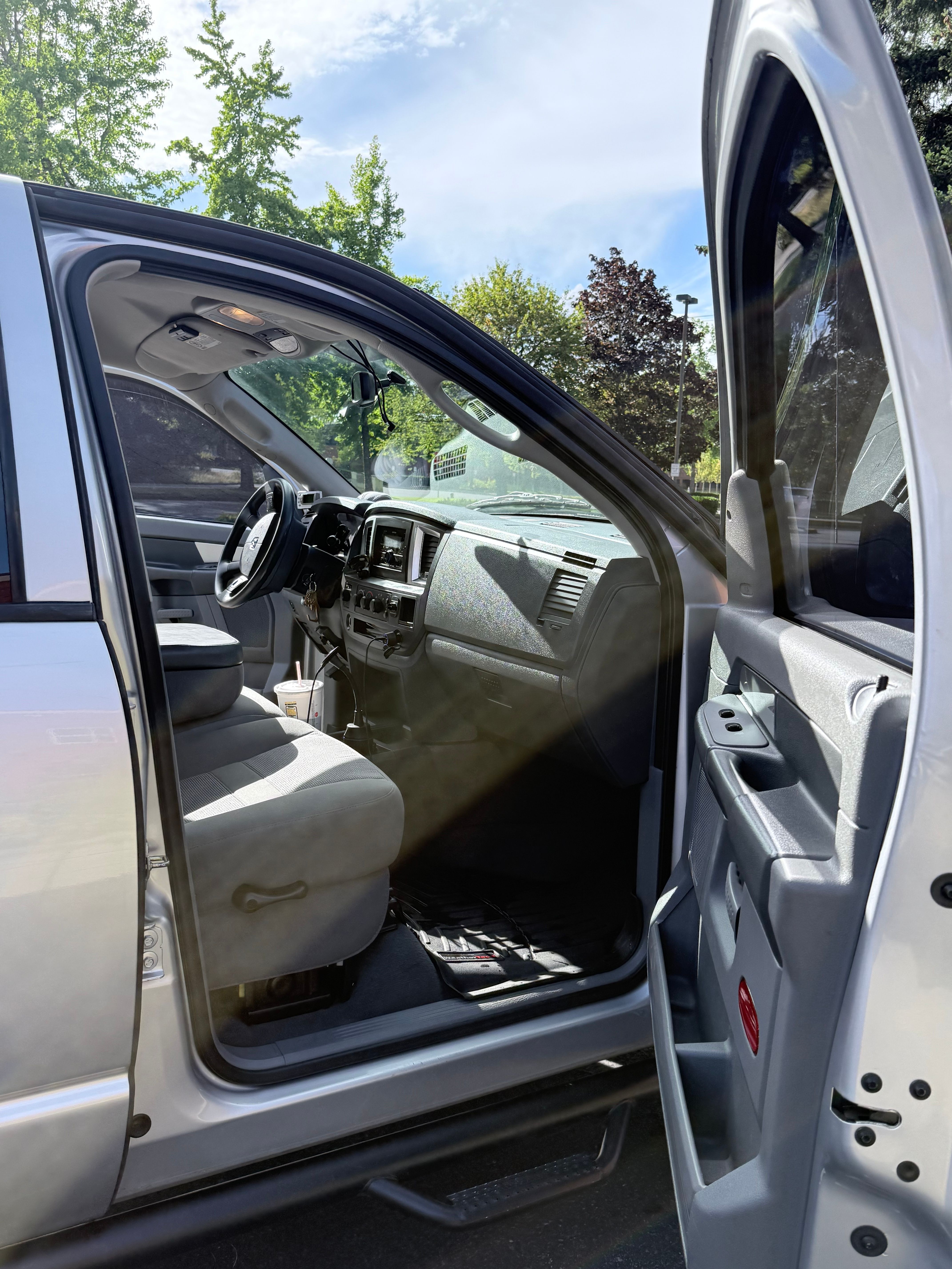 Used 2007 Dodge Ram 3500 Truck SLT w/ Light Group AWD/4WD image 15