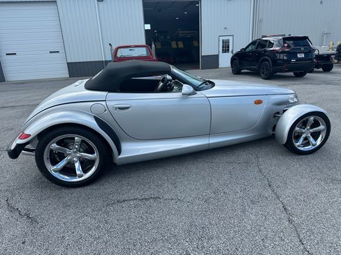 Used 2001 Plymouth Prowler RWD image 11