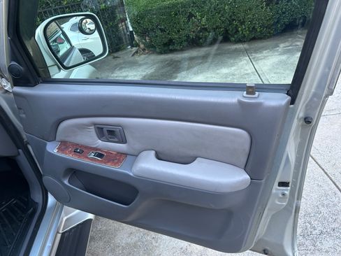 Used 2001 Toyota 4Runner SR5 w/ Sport Pkg RWD image 25