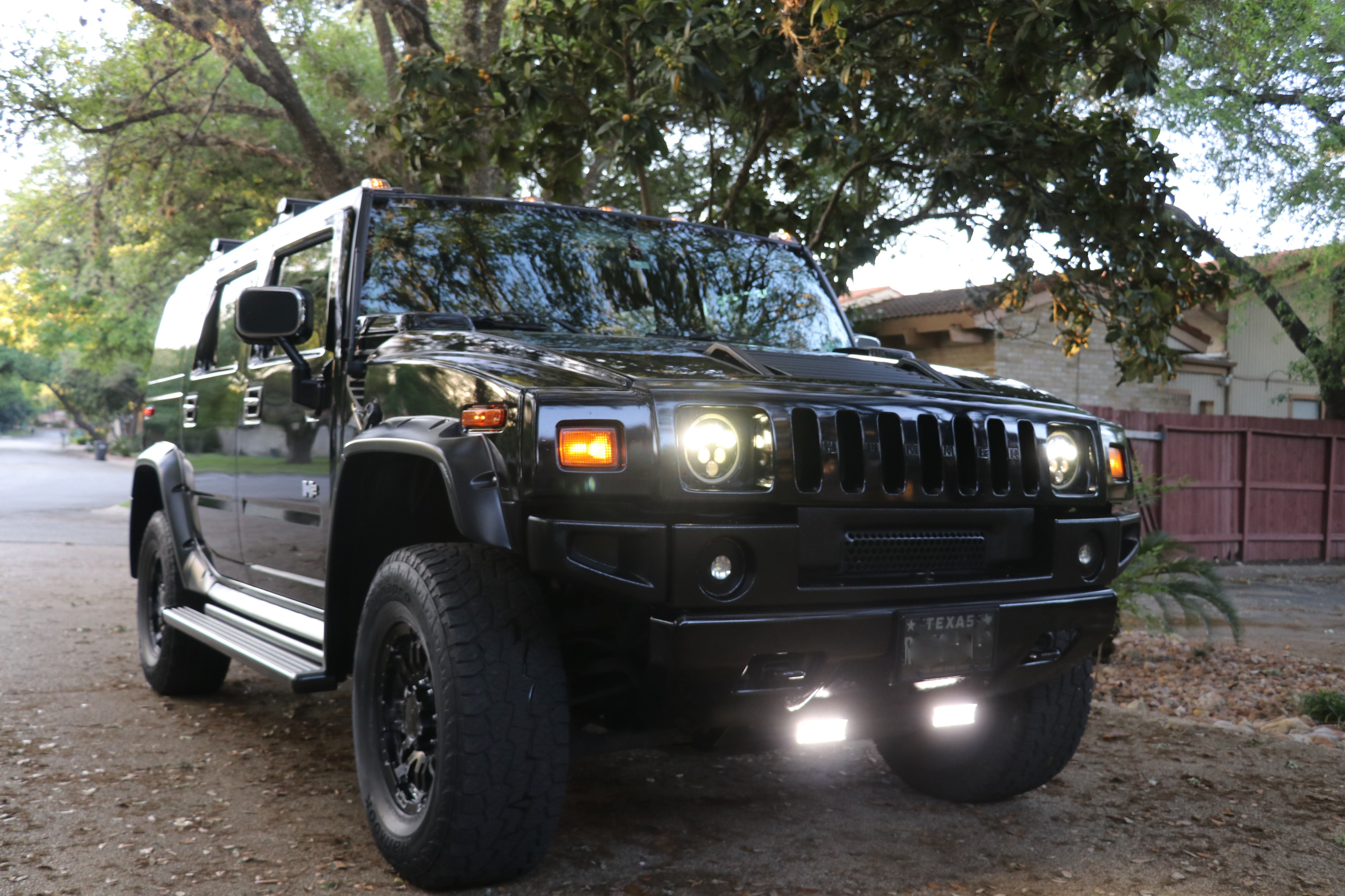 Used 2004 HUMMER H2 w/ Preferred Equipment Group AWD/4WD image 1