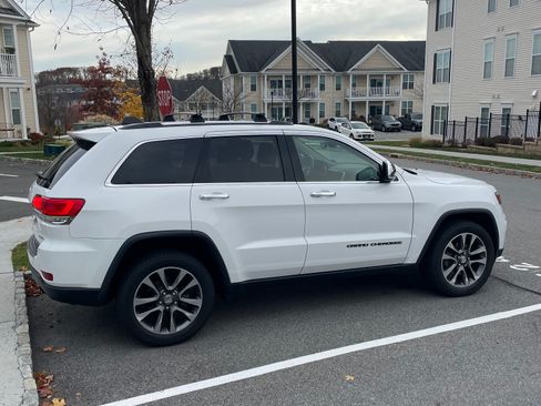 Used 2018 Jeep Grand Cherokee Limited w/ Luxury Group II image 11