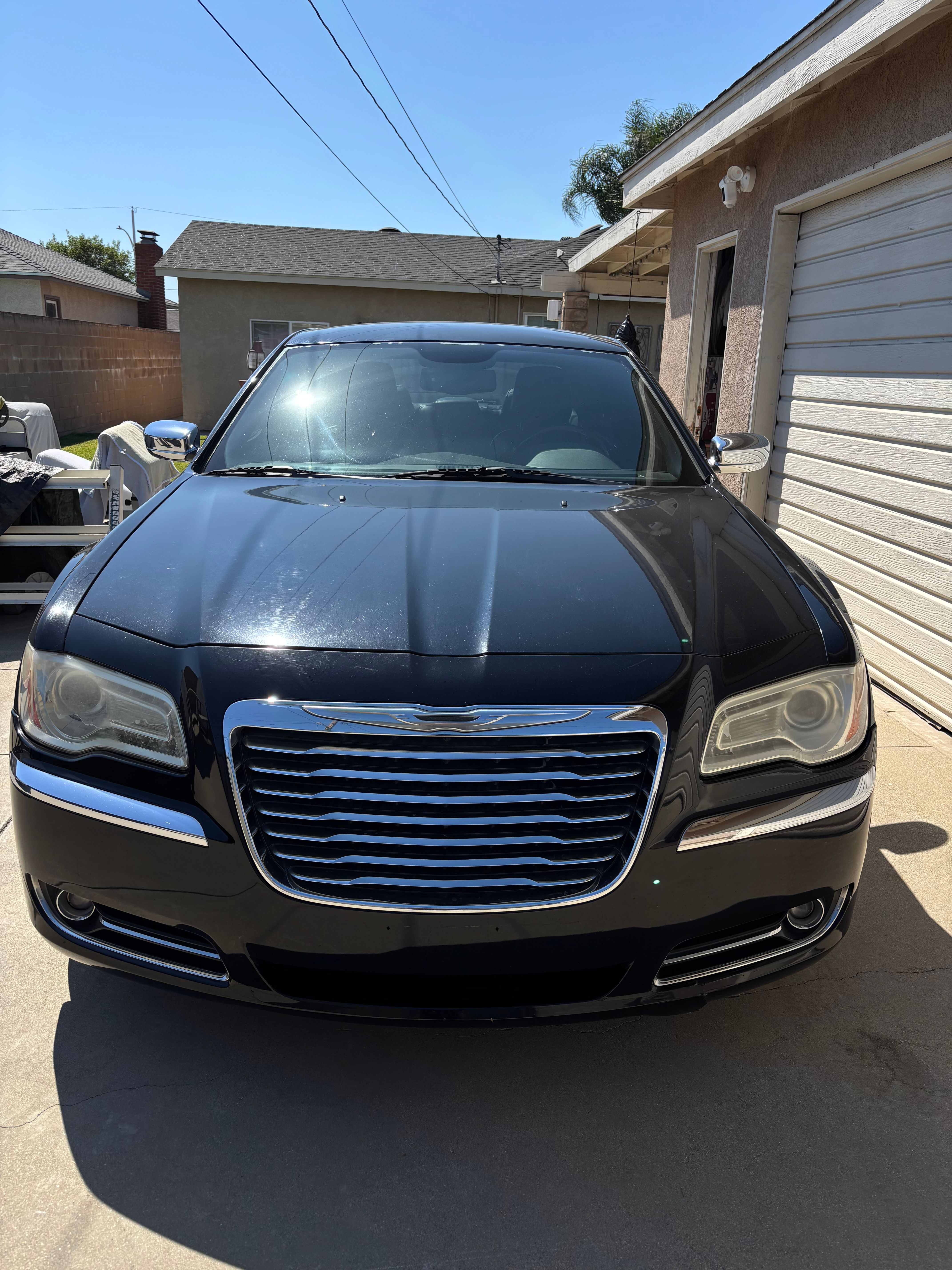 Used 2013 Chrysler 300 C RWD image 1