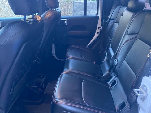 Used 2023 Jeep Gladiator Rubicon w/ Dual Top Group image 9