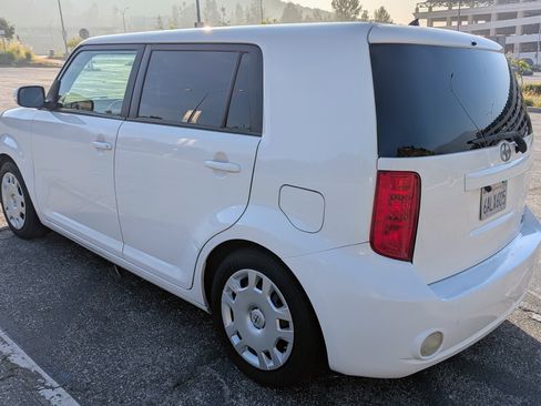 Used 2009 Scion xB image 4