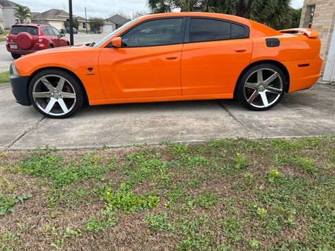 Used 2014 Dodge Charger R/T image 5