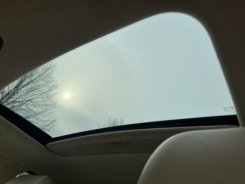 Used 2017 Genesis G90 3.3T Premium image 22