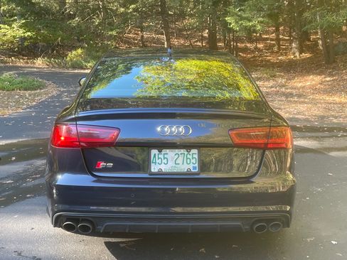 Used 2016 Audi S6 Prestige w/ Prestige Package image 2