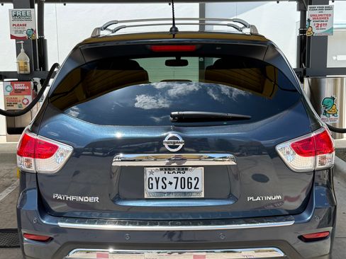 Used 2015 Nissan Pathfinder Platinum FWD image 6