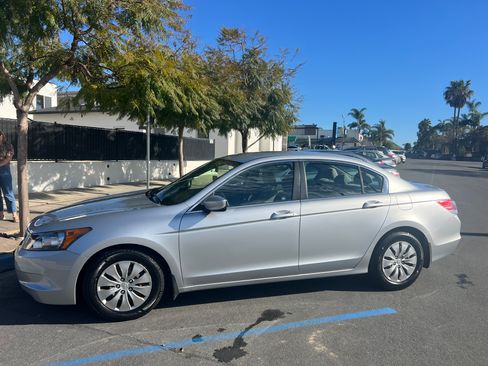 Used 2010 Honda Accord LX image 4