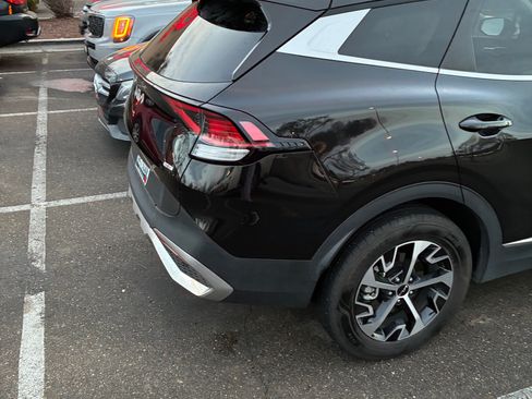 Used 2025 Kia Sportage EX w/ EX Premium Package image 5