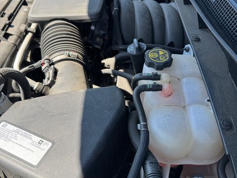 Used 2021 Chevrolet Tahoe Premier AWD/4WD image 16