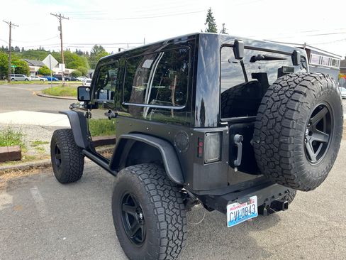 Used 2013 Jeep Wrangler Rubicon w/ PWR Convenience Group AWD/4WD image 5